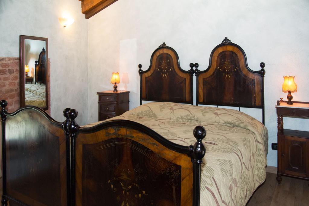 Casa Del Grande Vecchio Bed & Breakfast Airasca Стая снимка